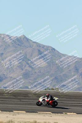 media/Jan-15-2026-Racers Edge (Thu) [[dfebeb70ab]]/3-B Group/Session 2 (Bowl Exit)/